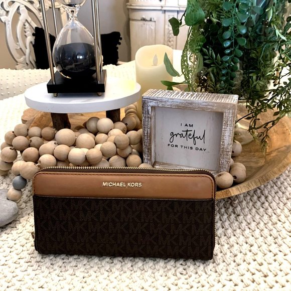 Michael Kors Handbags - Michael Kors Logo Continental "Money Pieces Collection" Wallet